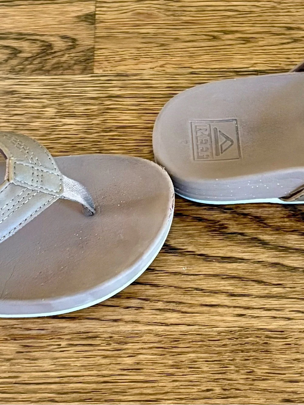 Reef Kids Flip Flops in Light Tan